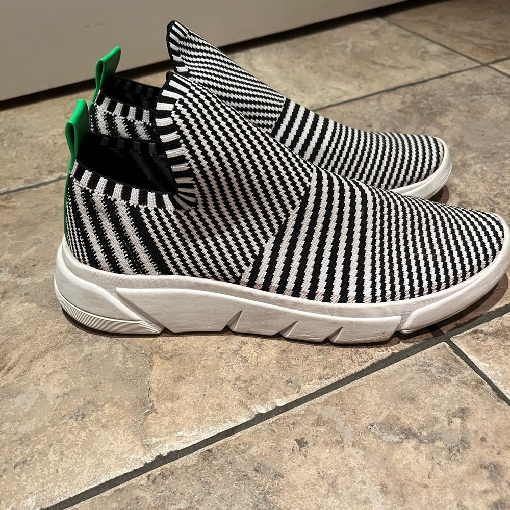 Kendall & Kylie Black and White Slip-On Sneakers